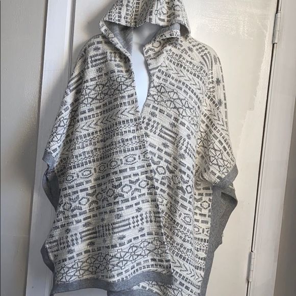 NWT JACK BY BB DAKOTA Archibald Jacquard Terry Poncho - Picture 2 of 9